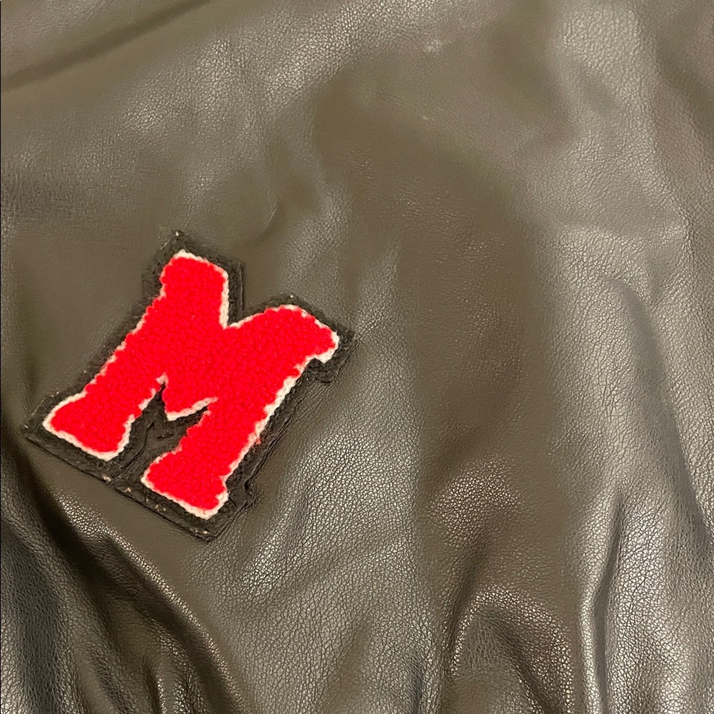 AKIRA Black Logo Tag Crewneck Sweatshirt - Picture 3 of 6